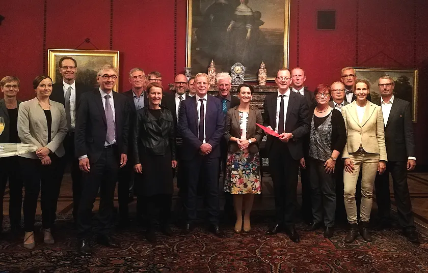 Die Unterzeichnerinnen und Unterzeichner der Verlängerung der Bremer Vereinbarung