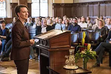 Senatorin Bogedan empfängt neue Lehrkräfte