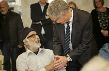 Bürgermeister Carsten Sieling in der Tagespflege der Bremer Heimstiftung