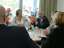 Im Gespräch mit Vertreterinnen und Vertretern des Stadtteils