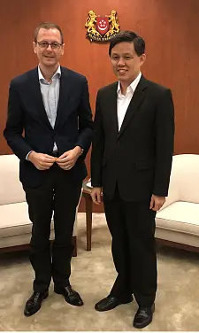 v.l.n.r.: Martin Günthner, Senator für Wirtschaf, Arbeit und Häfen und Chun Sing Chan, Minister für Industrie und Handel der Republik Singapur.