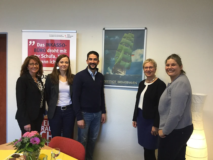 Besuch in der „theo“: Karin Treu, Martina Tietjen, Parsya Baschiri, Eva Quante-Brandt und Annabel Oelmann (v.l.n.r.)