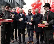 Tombolastart auf dem Hanseatenhof in der Bremer Innenstadt
