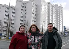  UiQ-Managerin Iman  Al-Najar,  Senatorin Anja  Stahmann und Quartiersmanager Christian Ganske.