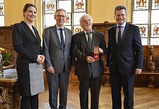 Honorarkonsul Hans-Jürgen Blöcker mit Verdienstorden „Ordre de Mérite du Grand-Duché de Luxembourg“