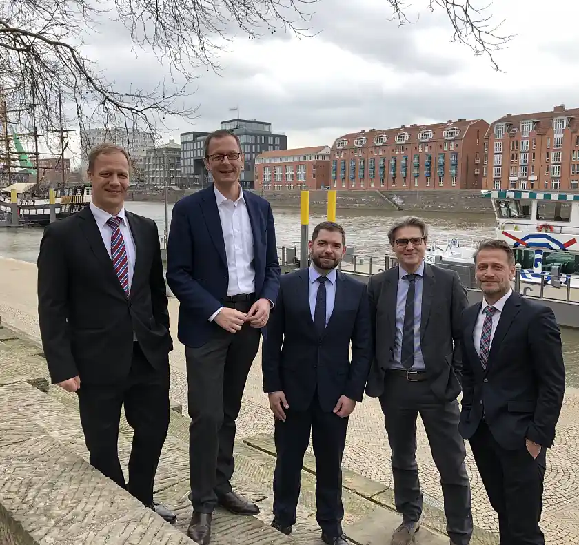 v.l.n.r.: René Harun (AHK), Martin Günthner, Peter Hrbik (AHK), Robert Howe (bremenports) und Christian Rühmkorf (AHK)