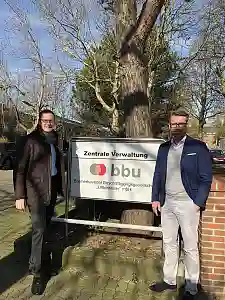 v.l.n.r.: Senator Günthner und Gerrit Michaelis (Geschäftsführer BBU)