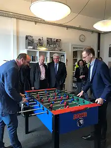 Alltag in der Seemannsmission – da darf eine Partie Kicker nicht fehlen