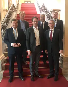 (v.l.n.r.:) Enak Ferlemann, Parlamentarischer Staatssekretär, Staatsrat Jörg Schulz, Bundminister Andreas Scheuer, Oberbürgermeister Melf Grantz, Bürgermeister Carsten Sieling und Senator Joachim Lohse