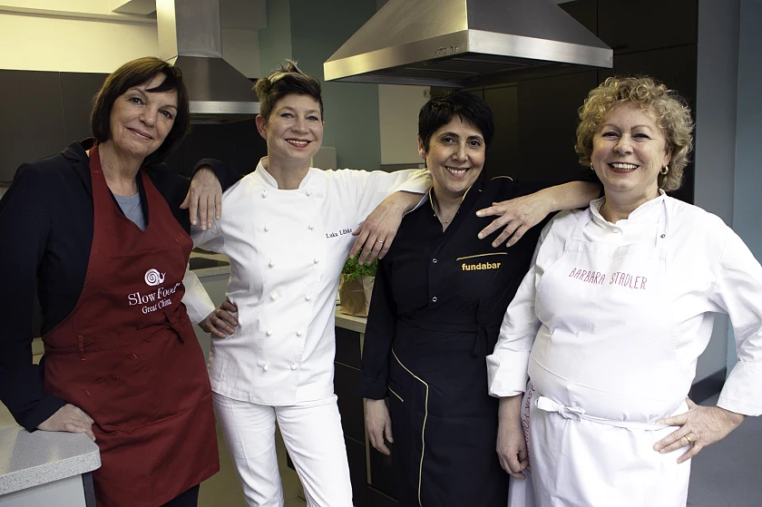 Dr. Sabina Schoefer (Direktorin der Bremer VHS), Luka Lübke (Köchin); Barbara Stadler (Köchin) & Funds Klein-Ellinghaus (Köchin)