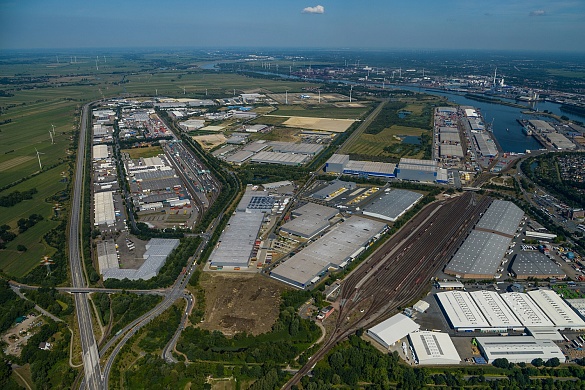 Das GVZ Bremen steht in Deutschland unangefochten an der Tabellenspitze und in Europa auf Rang 2 der Güterverkehrszentren. Rund 150 Unternehmen mit etwa 8.000 Fachkräften haben hier ihren Sitz
