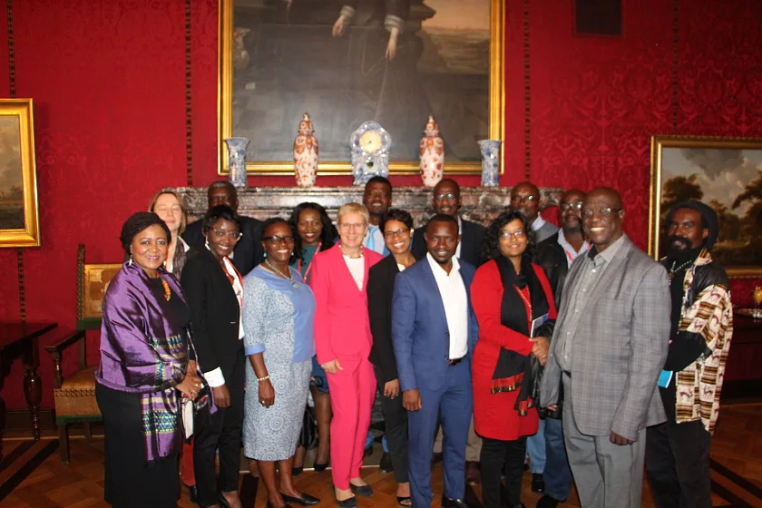 Senatorin Quante-Brandt begrüßt die drei Delegationen aus Namibia im Rahmen des Senatsempfangs