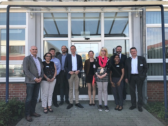 Senator Günthner traf sich mit Projektmitarbeitenden und Teilnehmenden des Projektes VIA sowie Mitarbeitenden des Trägers Friedehorst gGmbH zu Gesprächen