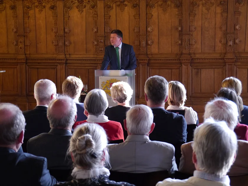 Senator Lohse bedankt sich bei Ehrenamtlichen für Engagement im Natur- und Umweltschutz