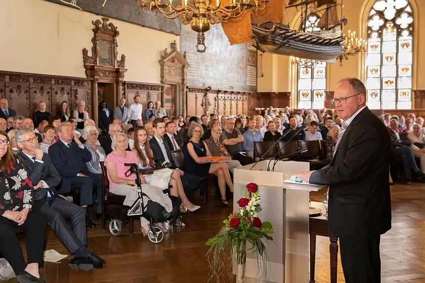 Verabschiedung in den Ruhestand von Andreas Hoops, Geschaeftsfuehrer der Lebenshilfe Bremen e.V. in der oberen Rathaushalle © Joerg Sarbach