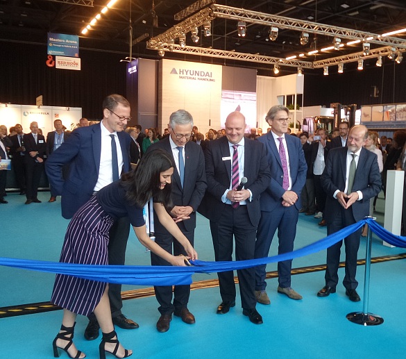 Gemeinsame Eröffnung der Breakbulk Europe 2019 in Bremen, jpg, 157.9 KB