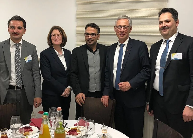 (v.l.n.r.): Engin Aydin, Bürgerschaftspräsidentin Antje Grotheer, Ali Uyar, Bürgermeister Carsten Sieling, Akin Özgenc