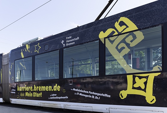 Mit einer speziell gestalteten Straßenbahn wirbt Bremen um Nachwuchskräfte