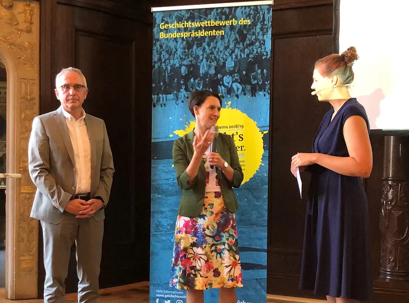 Senatorin Claudia Bogedan (mitte) und Lothar Dittmer wurden zu Beginn von Carmen Ludwig interviewt. 