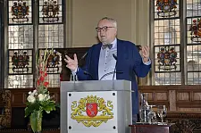 Staatsrat Henning Lühr begrüßte die Nachwuchskräfte | Foto: Pressereferat Senator für Finanzen