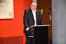 Staatsrat Dr. Olaf Joachim bei seiner Eröffnungsrede