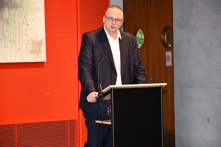 Staatsrat Dr. Olaf Joachim bei seiner Eröffnungsrede