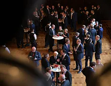 Angeregte Gespräche im Festsaal des Rathauses vor Beginn des Kapitänstages |Foto: BHV/Michael Bahlo