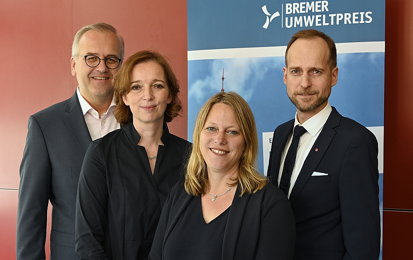 Bock Bio Science-Inhaber Stephan und Friederike von Rundstedt freuen sich über den Bremer Umweltpreis 2019 für ihr Projekt RoBo©Cut. Erste Gratulanten waren Schirmherrin und Klimaschutz- und Umweltsenatorin Dr. Maike Schaefer sowie Wettbewerbsausrichter Ralf Stapp, Bremer Aufbau-Bank. (v.l.n.r.)