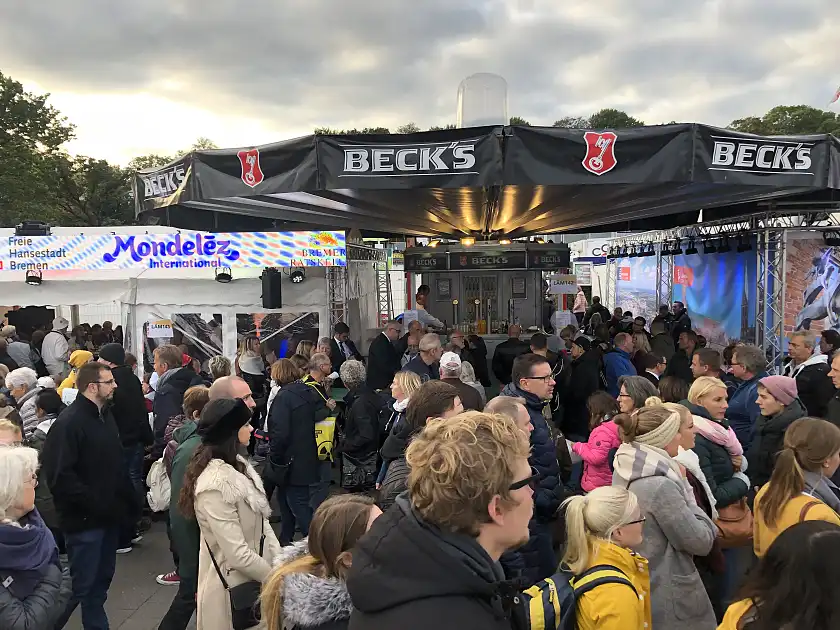 Machte schon von weitem auf sich aufmerksam: die Bremen-Präsentation an der Kieler Förde