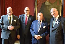 Ritterordenstatthalter Dr. Michael Schnieders, Bürgermeister Dr. Andreas Bovenschulte, Vize-Generalgouverneur  Jean-Pierre de Glutz-Ruchti und leitender Komtur Helmut Rothlübbers