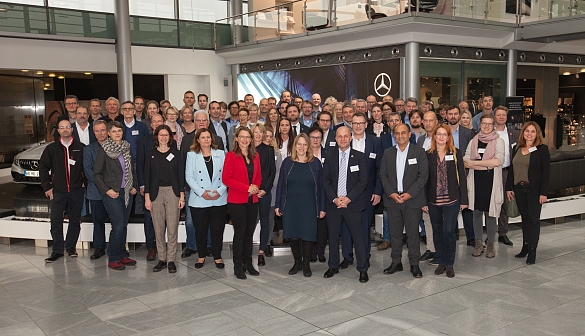 Rund 90 Mitglieder der Bremer Umweltpartnerschaft waren zu Gast beim Partnertreffen im Werk Bremen der Mercedes-Benz AG