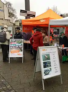 Bürgerinnen und Bürger im Gespräch mit den Beteiligten