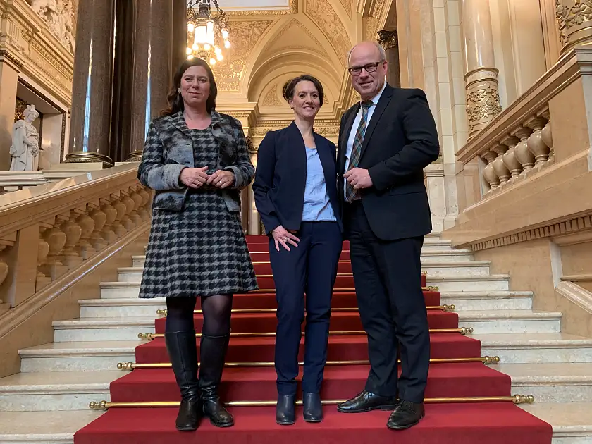 Sandra Scheeres, Claudia Bogedan und Ties Rabe