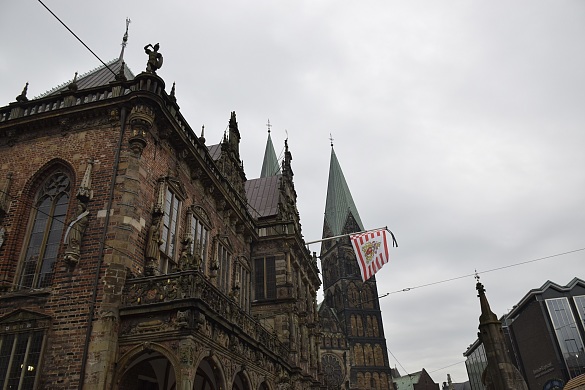 Die Landesflagge mit Trauerflor – Die Freie Hansestadt Bremen trauert um Moritz Thape