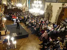 Rund 300 Ehrenamtliche haben Sozialsenatorin Anja Stahmann und Innensenator Ulrich Mäurer in der Oberen Rathaushalle für ihren freiwilligen Einsatz geehrt.