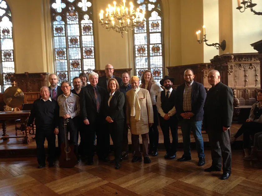 Die diesjährigen Akteure von "Religionen beten im Bremer Rathaus"