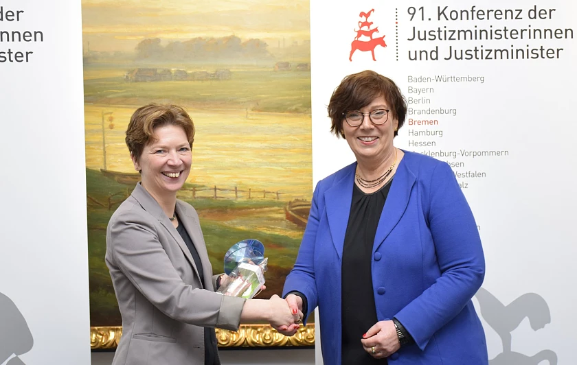 Vorsitzübergabe: Senatorin Claudia Schilling Sabine Sütterlin-Waack