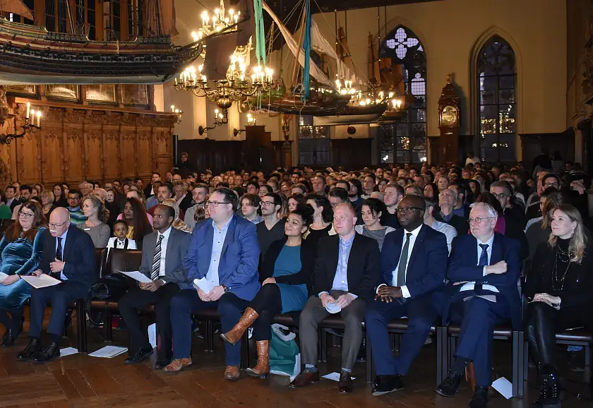 Einbürgerungsfeier in der Oberen Rathaushalle