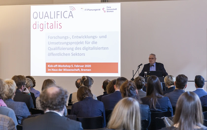 Staatsrat Henning Lühr bei der Eröffnung des Workshops im Haus der Wissenschaft