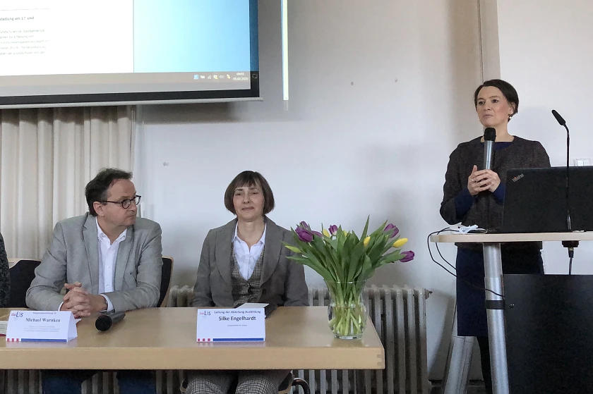 Senatorin Bogedan und die Seminarleiter begrüßten die angehenden Lehrkräfte