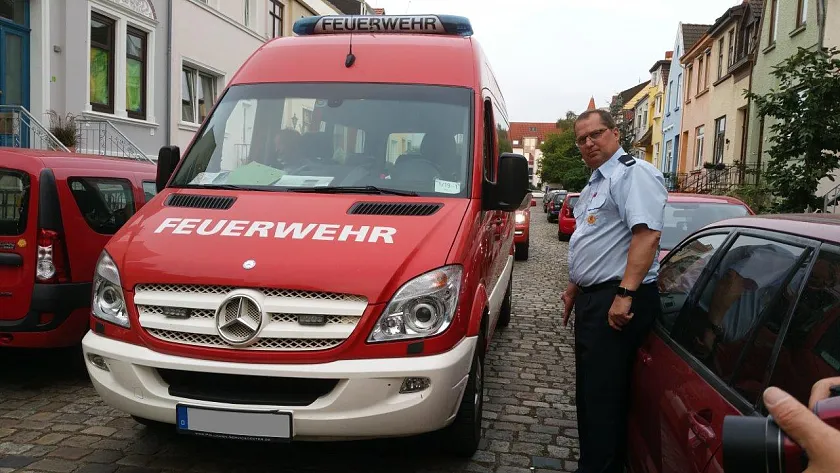 Zu schmal für große Löschfahrzeuge der Feuerwehr