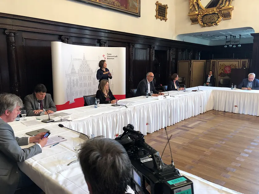 Informierten in der Senatspressekonferenz: Bürgermeister Andreas Bovenschulte, Bürgermeisterin Maike Schaefer, Senatorin Kristina Vogt (re.) und Senator Dietmar Strehl (li.)