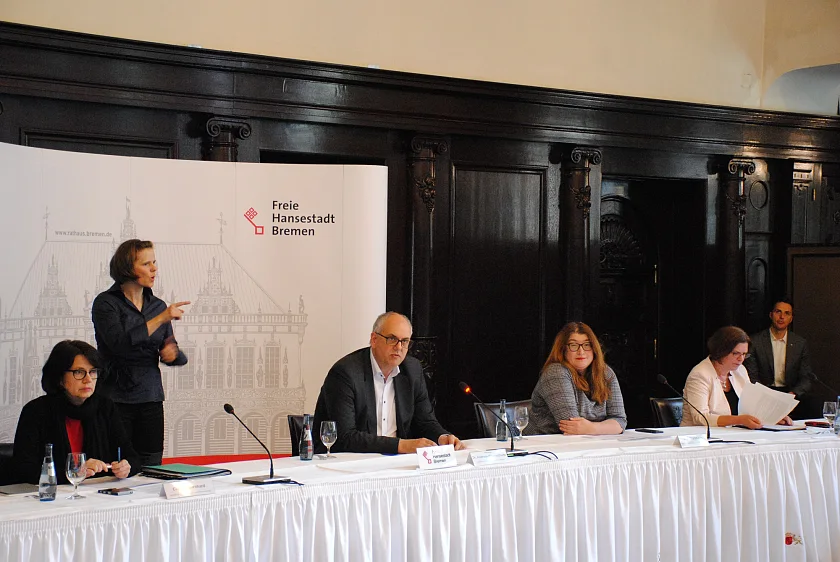 Informierten auf der Senatspressekonferenz: Bürgermeister Andreas Bovenschulte, Senatorin Claudia Bernhard (li.) Senatorin Anja Stahmann und Senatorin Kristina Vogt (re.)