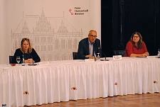 Bürgermeisterin Schaefer, Bürgermeister Bovenschulte und Senatorin Stahmann informieren in einer Pressekonferenz über das Landesprogramm "Lebendige Quartiere" (v.l.n.r.)