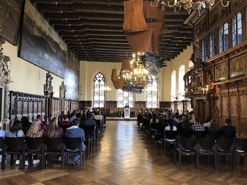 61 angehende Verwaltungsfachangestellte waren in die Obere Rathaushalle geladen