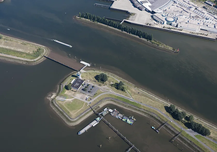 Unter Beteiligung des Wirtschaftsressorts, des Beirats Woltmershausen und des Bürgerforums zur Weiterentwicklung der Landzunge wurden die Eckpunkte der künftigen Nutzung für das 11.634 Quadratmeter große Grundstücks entwickelt.  Foto: WFB/Studio B