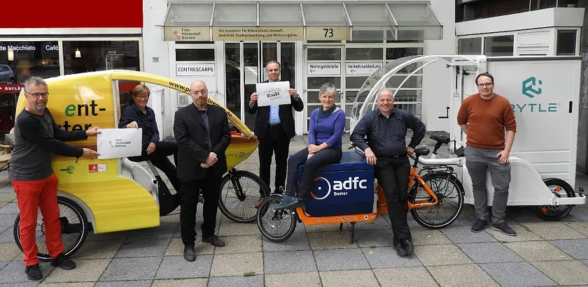 Suchen nach Lösungen für den städtischen Warenverkehr - Das Bremer ULaaDS Team (v.l.n.r): Michael Glotz-Richter, Beate Lange, Karsten Hülsemann, Dr. Thomas Nobel, Bonnie Fenton, Sven Eckert und Dr. Kristian Schopka  ©SKUMS