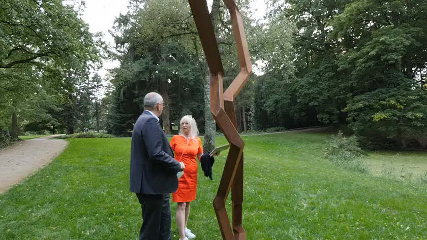 Ausstellung "ROBERT SCHAD. SKULPTUREN" im Knoops Park