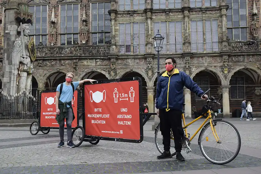 Aktionsfahrräder mit Banner