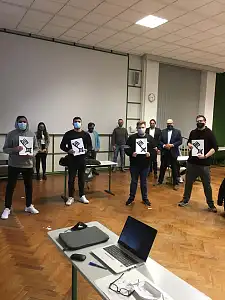 Die ersten Auszubildenden haben Ihren Ausbildungsvertrag unterschrieben